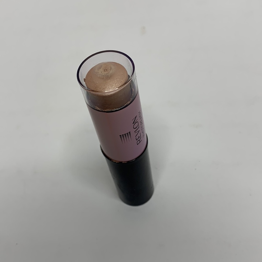 Revlon | Photoready Insta-Fix Highlighting Stick Color 210 Gold Light On The Go - Picture 4 of 7